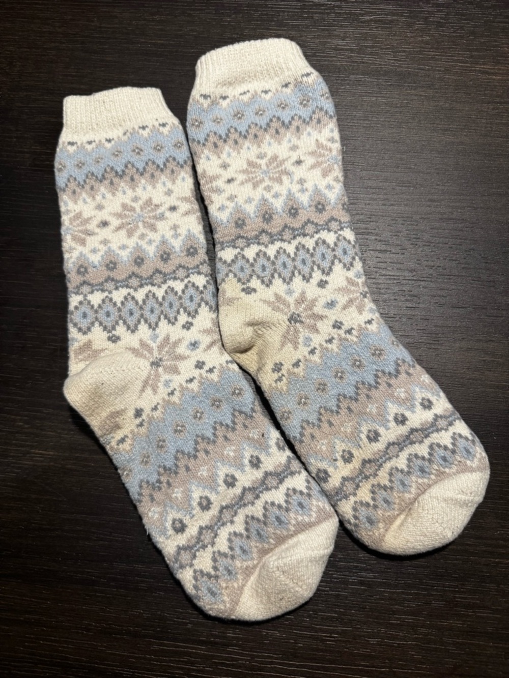 Cozy Fair Isle Crew Socks - Cream & Light Blue